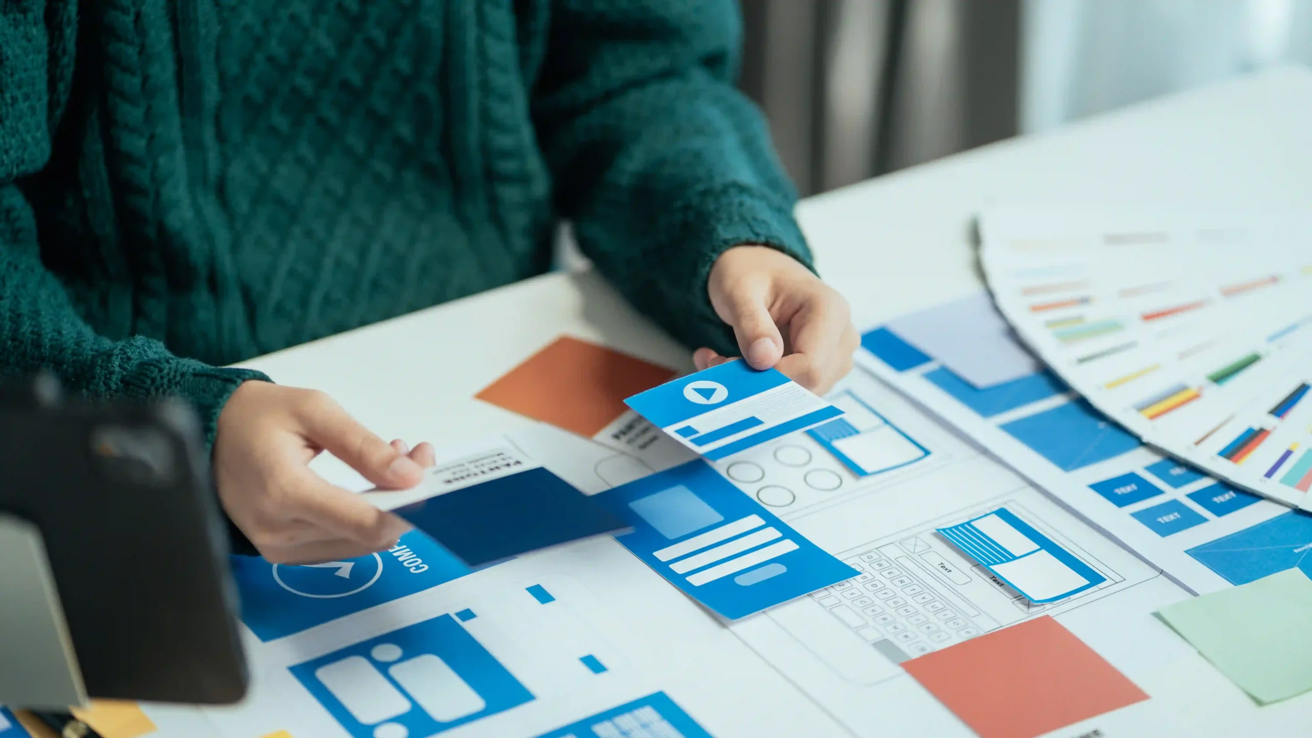 Marka konumlandırma ve kurumsal kimlik inşası ile dijital mecralarda sektörel otorite ve prestij yönetimi.